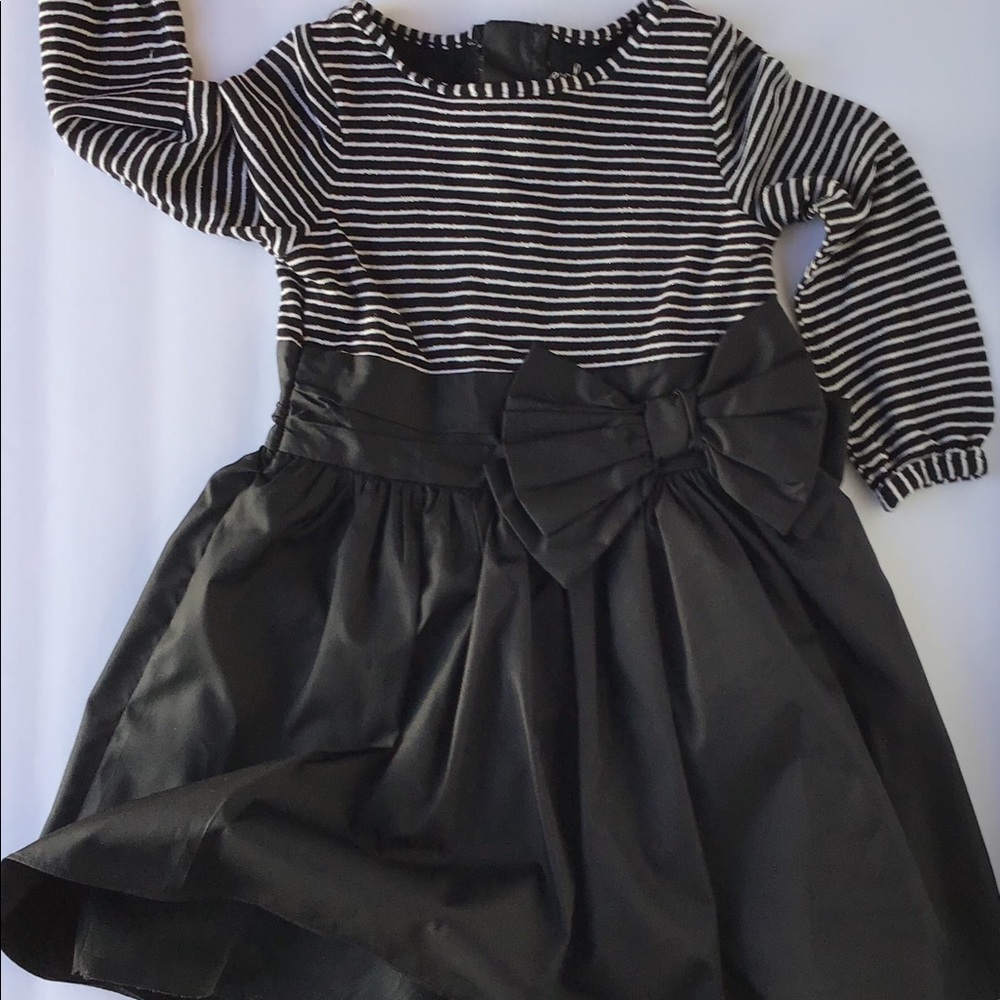 Cherokee 2t Black satin bottom Knit striped top